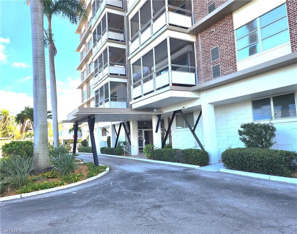 2350 W 1st ST 303 FORT MYERS, FL 33901