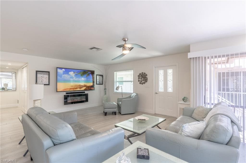 1549 Sandpiper ST 88 NAPLES, FL 34102