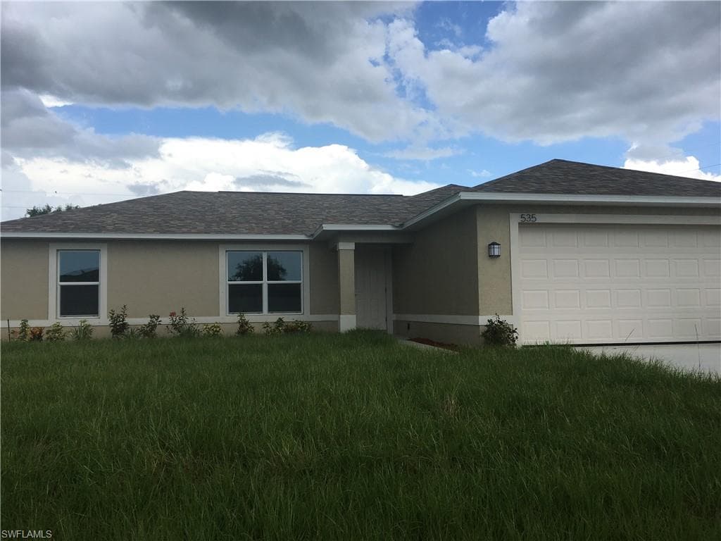 535 SE 8th TER CAPE CORAL, FL 33990