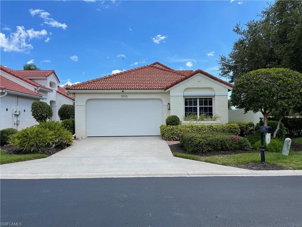5950 Almaden DR NAPLES, FL 34119