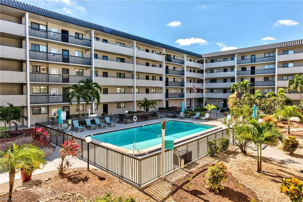 2121 Collier AVE 206 FORT MYERS, FL 33901