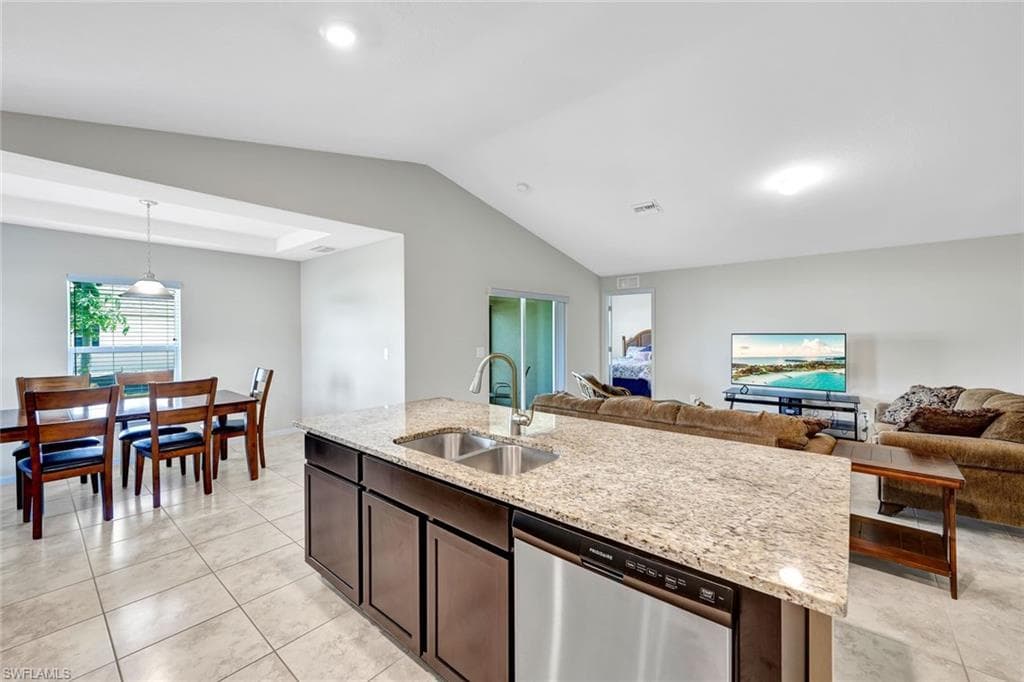700 NW 8th TER CAPE CORAL, FL 33993