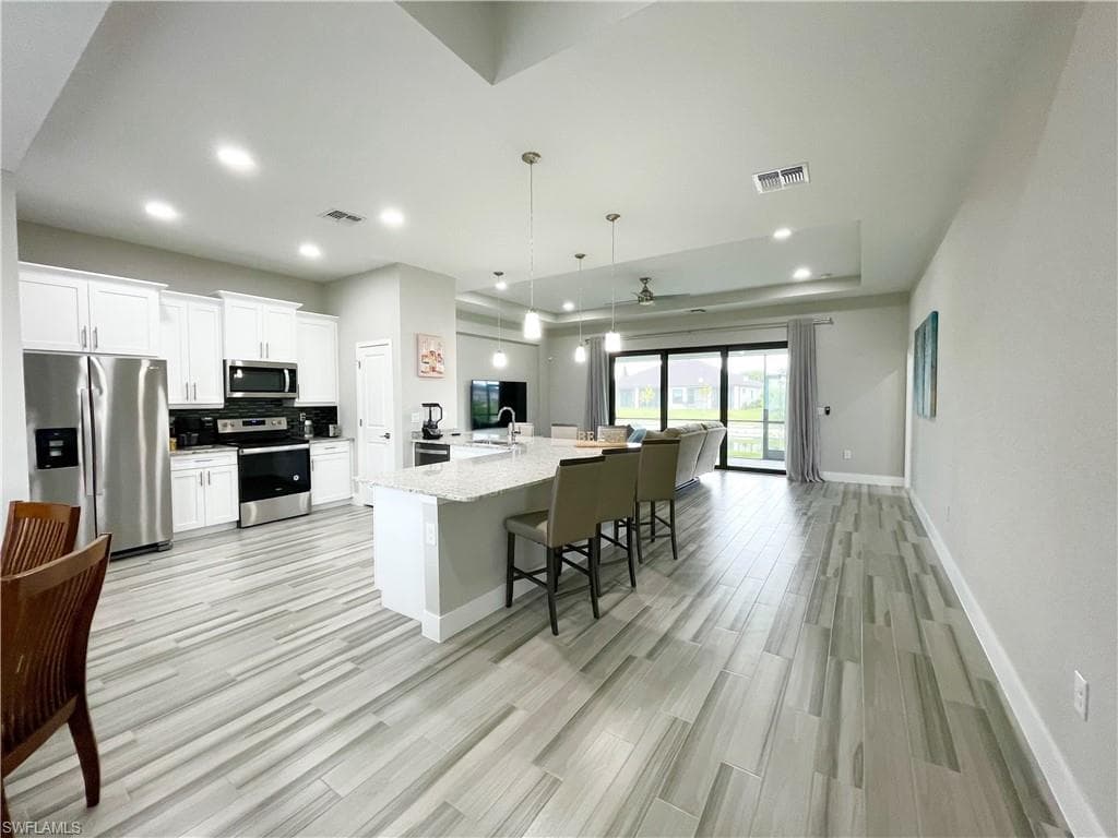 812 SW 8th PL CAPE CORAL, FL 33991