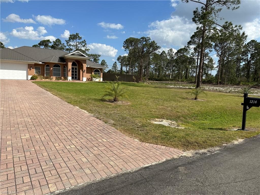 1214 Prospect AVE LEHIGH ACRES, FL 33972