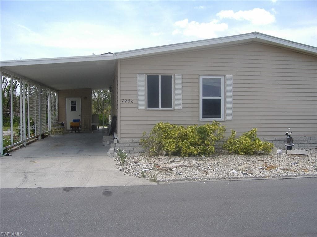 7256 Cobiac DR ST. JAMES CITY, FL 33956