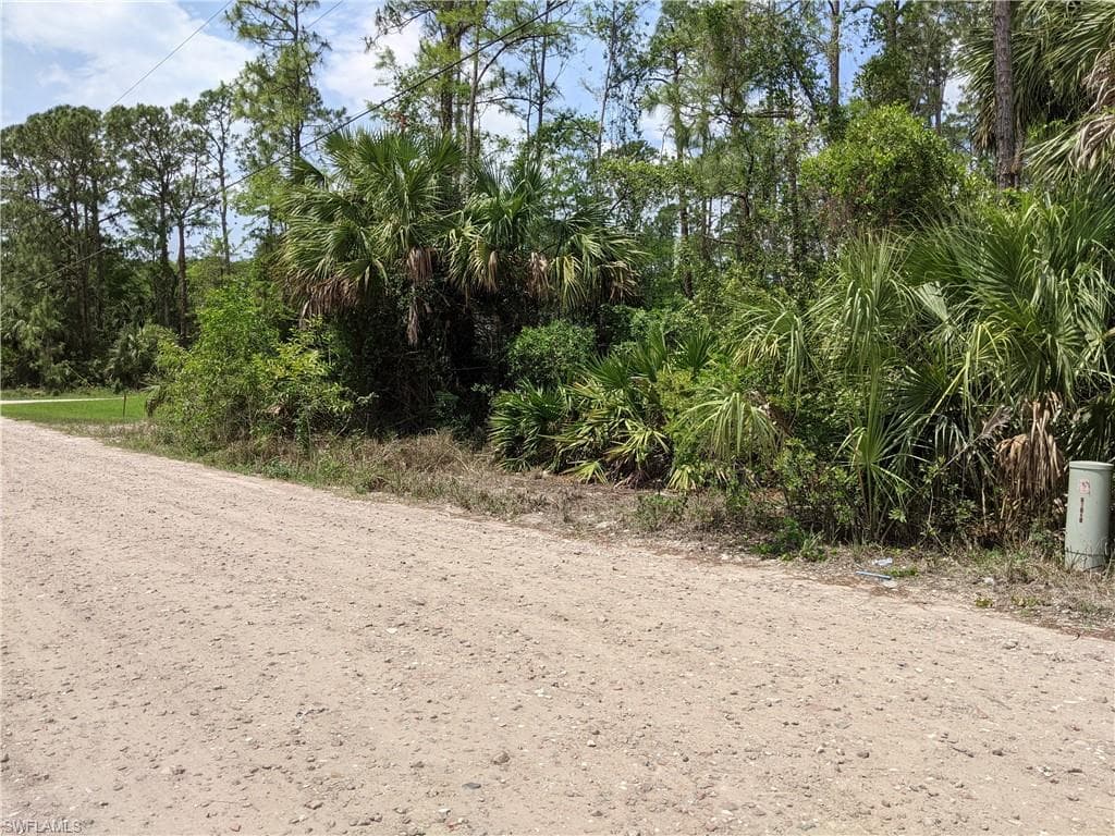 Della DR NAPLES, FL 34117