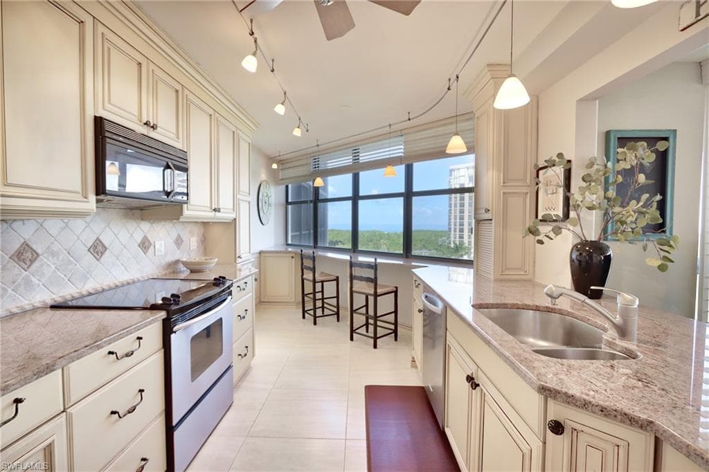 6000 Pelican Bay BLVD C-604 NAPLES, FL 34108