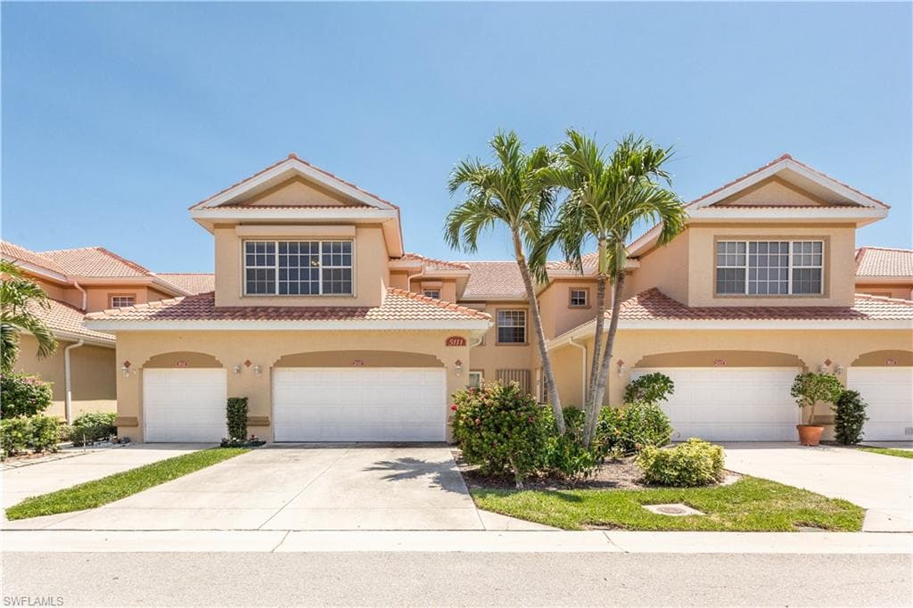 5111 W Hyde Park CT 202 FORT MYERS, FL 33912