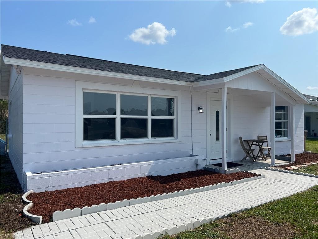 2253 8th PL LEHIGH ACRES, FL 33936