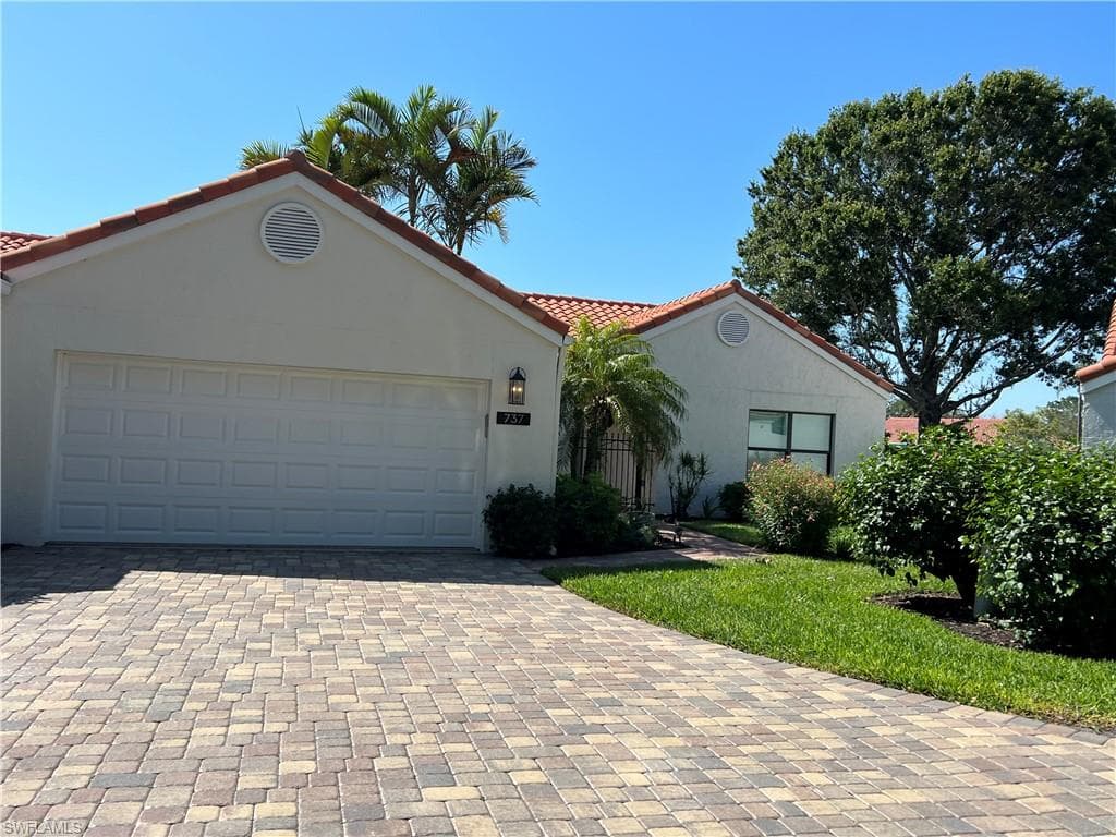 737 Reef Point CIR 37 NAPLES, FL 34108