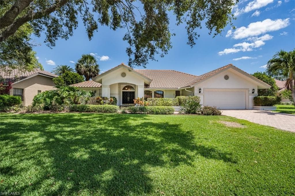 194 Monterey DR NAPLES, FL 34119