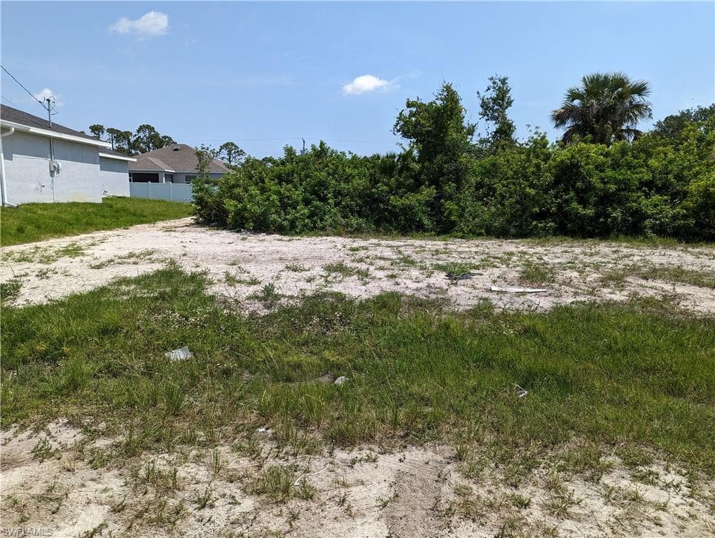 1020 NE 36th TER CAPE CORAL, FL 33909