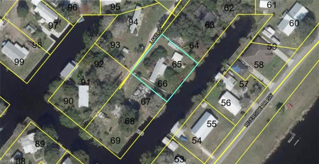 1035 Lake ST MOORE HAVEN, FL 33471