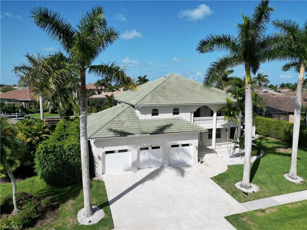 12 Blue Hill CT MARCO ISLAND, FL 34145