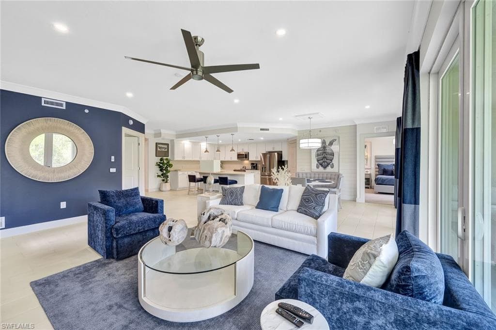 172 Indies DR E 8-102 NAPLES, FL 34114