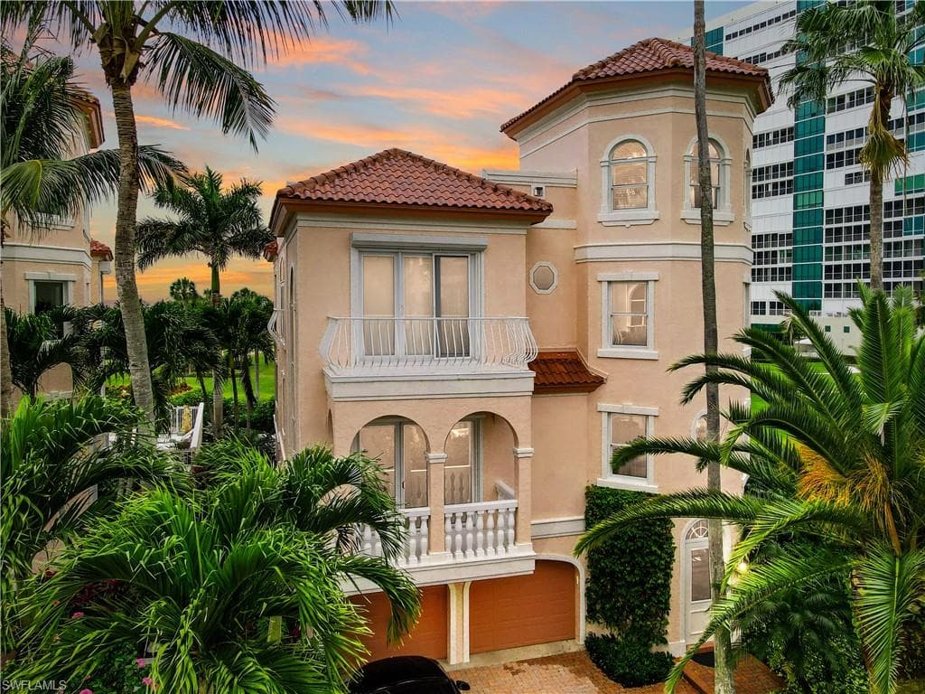21 Casa Mar LN 21 NAPLES, FL 34103