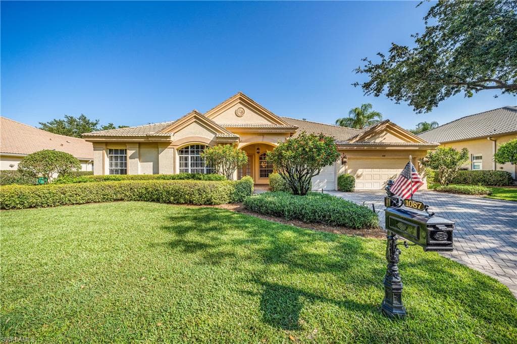 1087 Camelot CIR NAPLES, FL 34119