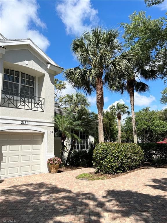 2150 Aberdeen LN 7-103 NAPLES, FL 34109