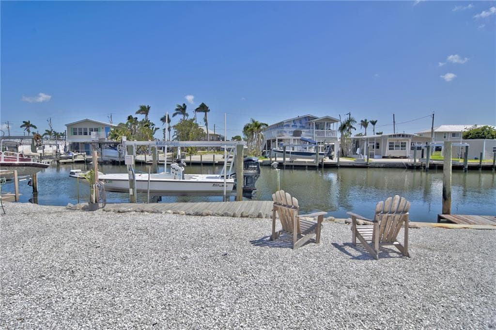 3915 Phoenix DR ST. JAMES CITY, FL 33956