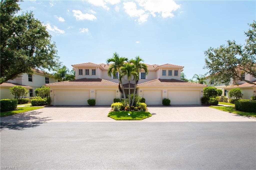 3131 Meandering WAY 102 FORT MYERS, FL 33905