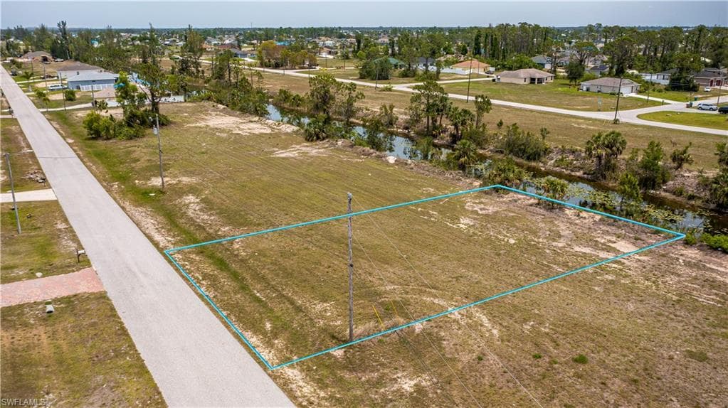 3243 NE 9th AVE CAPE CORAL, FL 33909