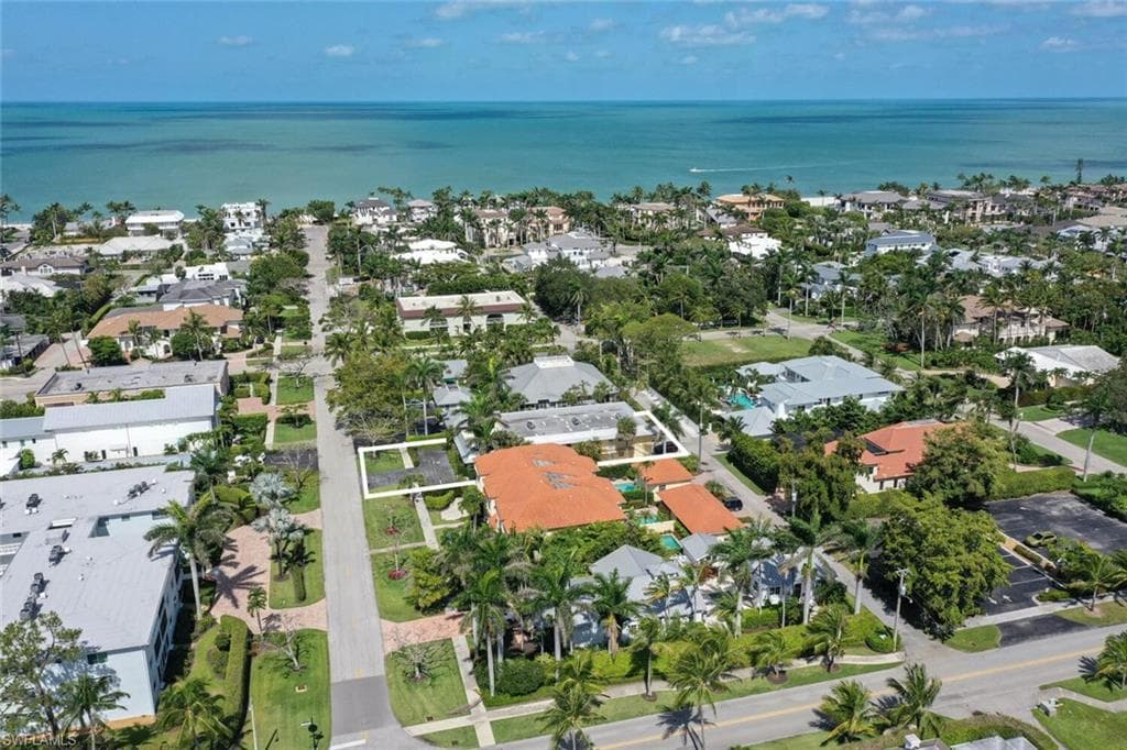 255 2nd AVE S A1 NAPLES, FL 34102