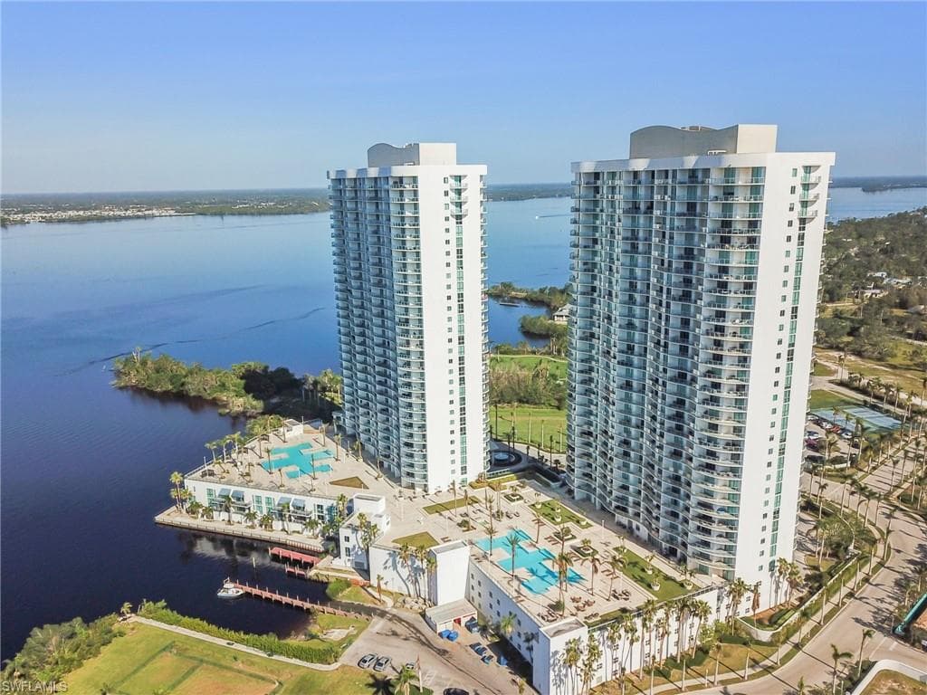 3000 Oasis Grand BLVD 2007 FORT MYERS, FL 33916
