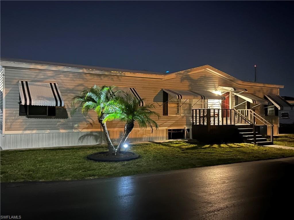 850 Winterest DR NORTH FORT MYERS, FL 33917