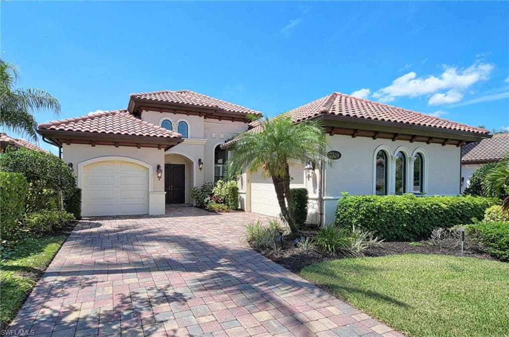 7304 Lantana CIR NAPLES, FL 34119