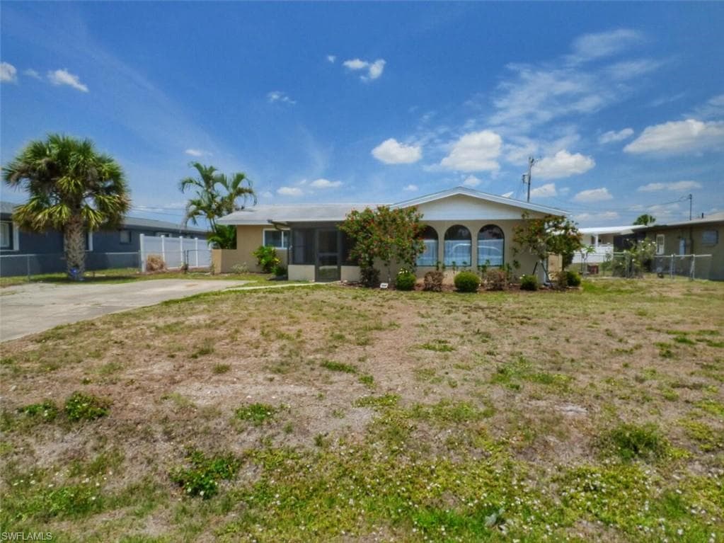281 Chalmer DR NORTH FORT MYERS, FL 33917