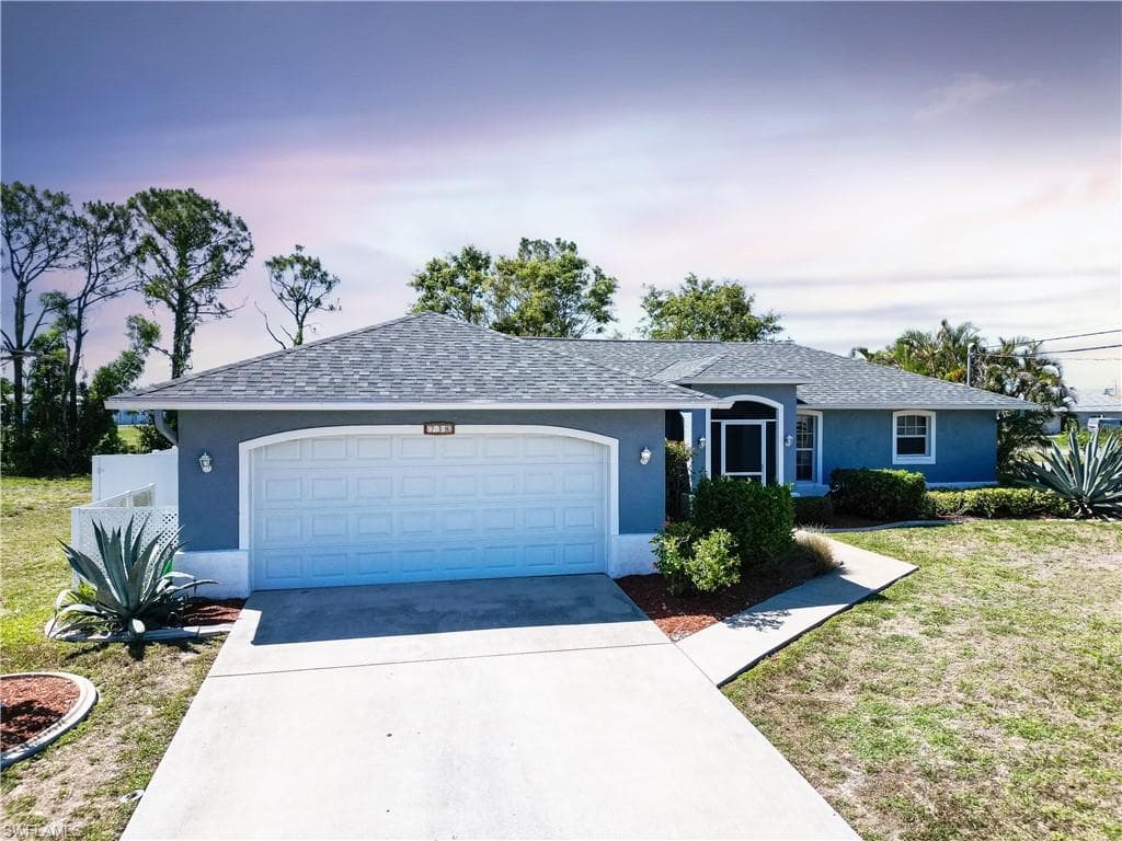 738 SW 7th TER CAPE CORAL, FL 33991