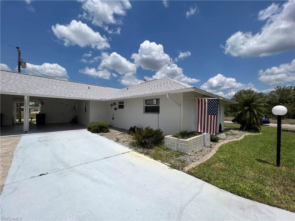 371 Westpark RD LEHIGH ACRES, FL 33936