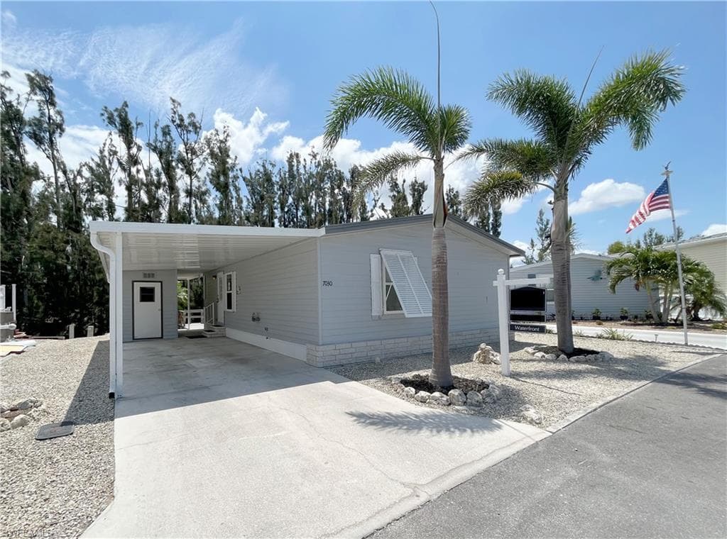 7030 Drum DR ST. JAMES CITY, FL 33956