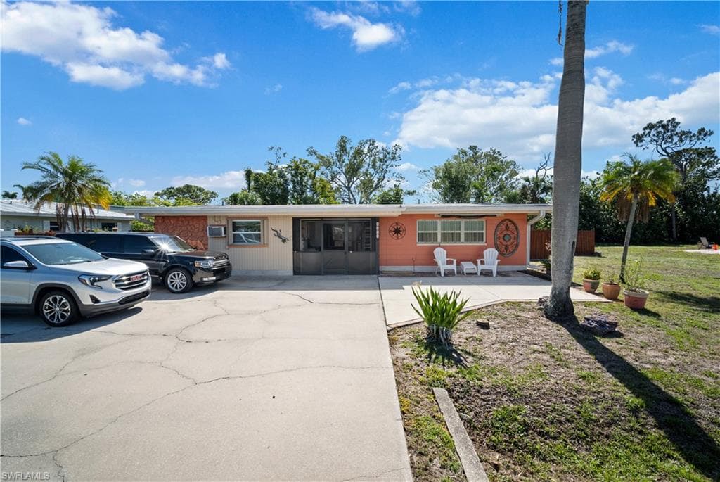 8506 Beacon ST FORT MYERS, FL 33907