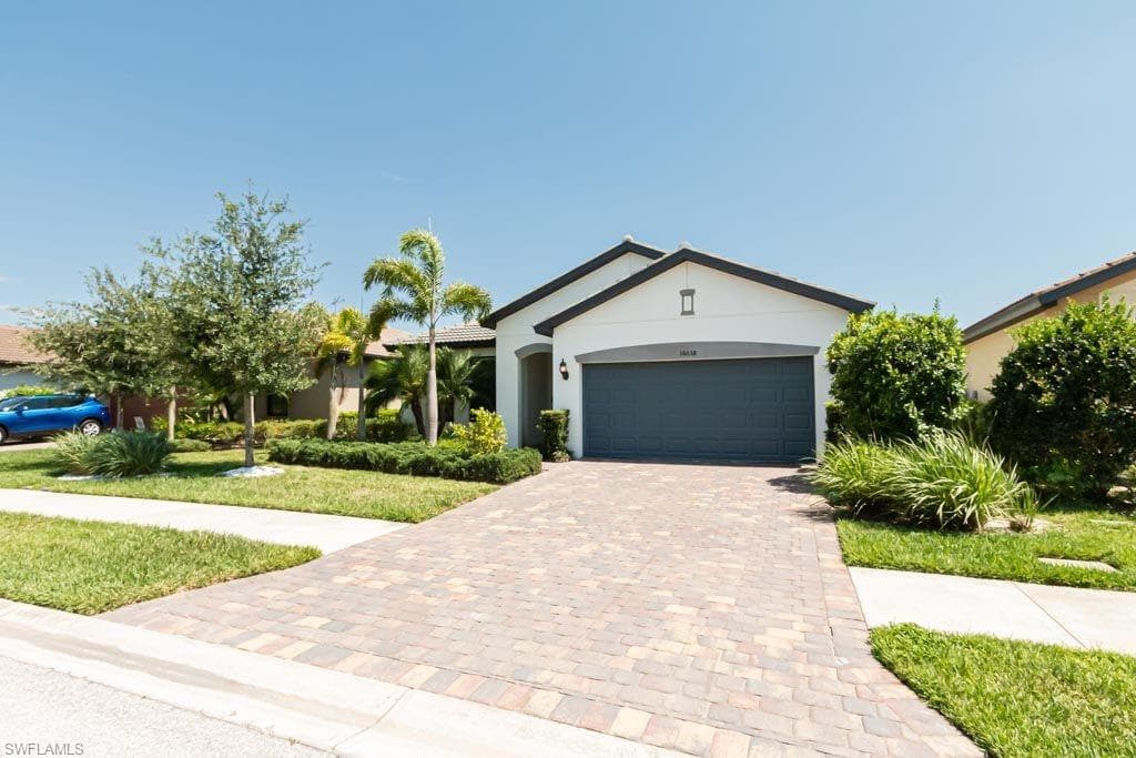 16038 Mistflower DR ALVA, FL 33920