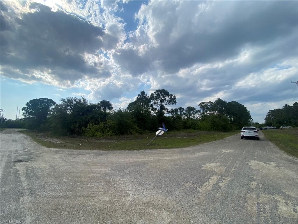 652 Crossarm AVE S LEHIGH ACRES, FL 33974
