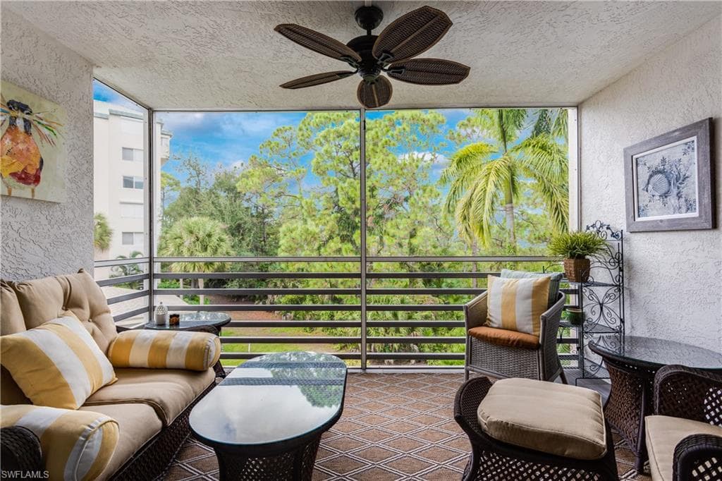 285 Naples Cove DR 1302 NAPLES, FL 34110