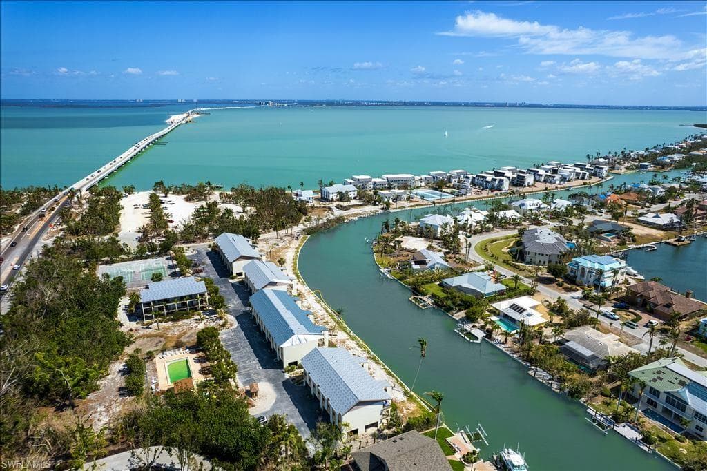 1250 Tennisplace CT C32 SANIBEL, FL 33957