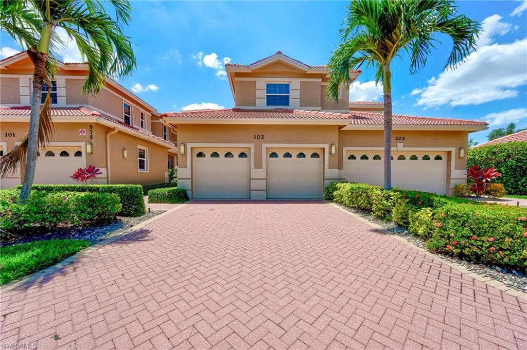 575 El Camino Real 6-102 NAPLES, FL 34119