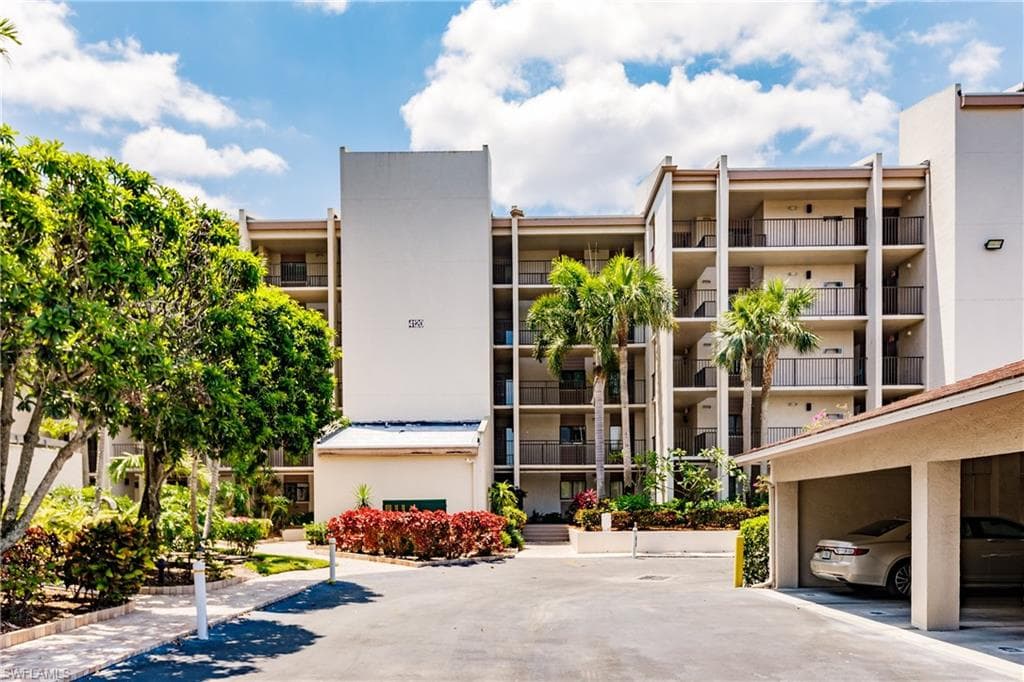 4120 Steamboat BEND E 103 FORT MYERS, FL 33919