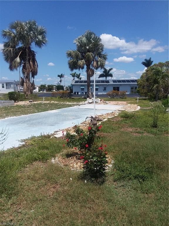 22 Ronald DR FORT MYERS, FL 33908