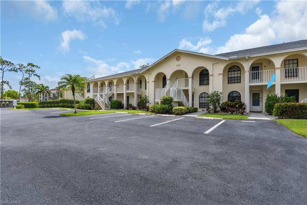 705 Augusta BLVD 705-4 NAPLES, FL 34113