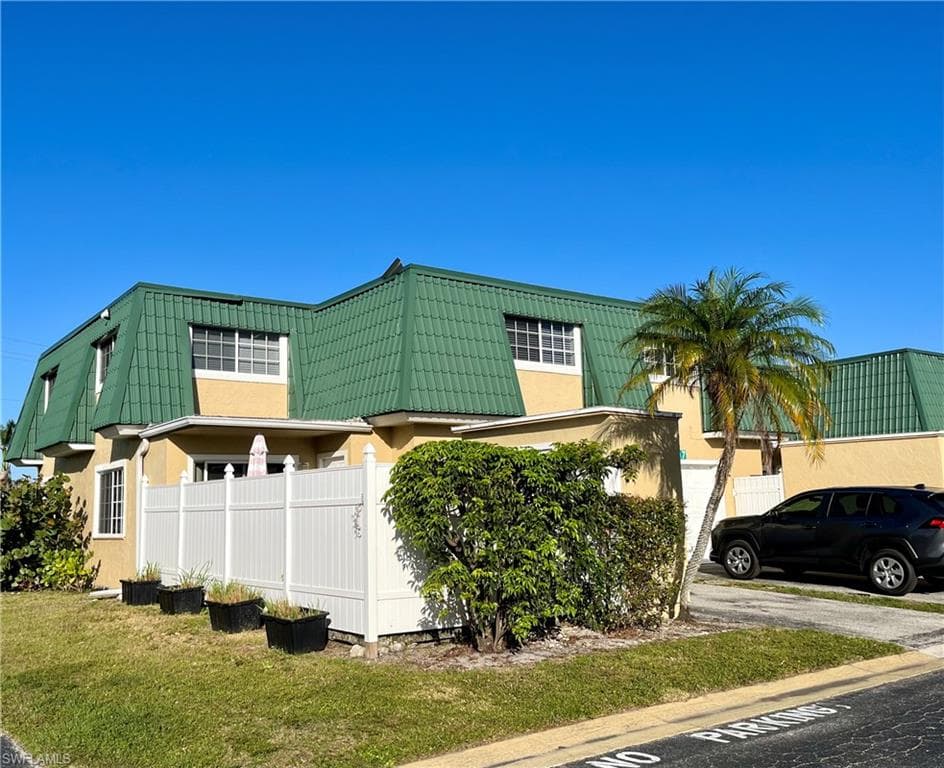 5839 Whiting CT FORT MYERS, FL 33919