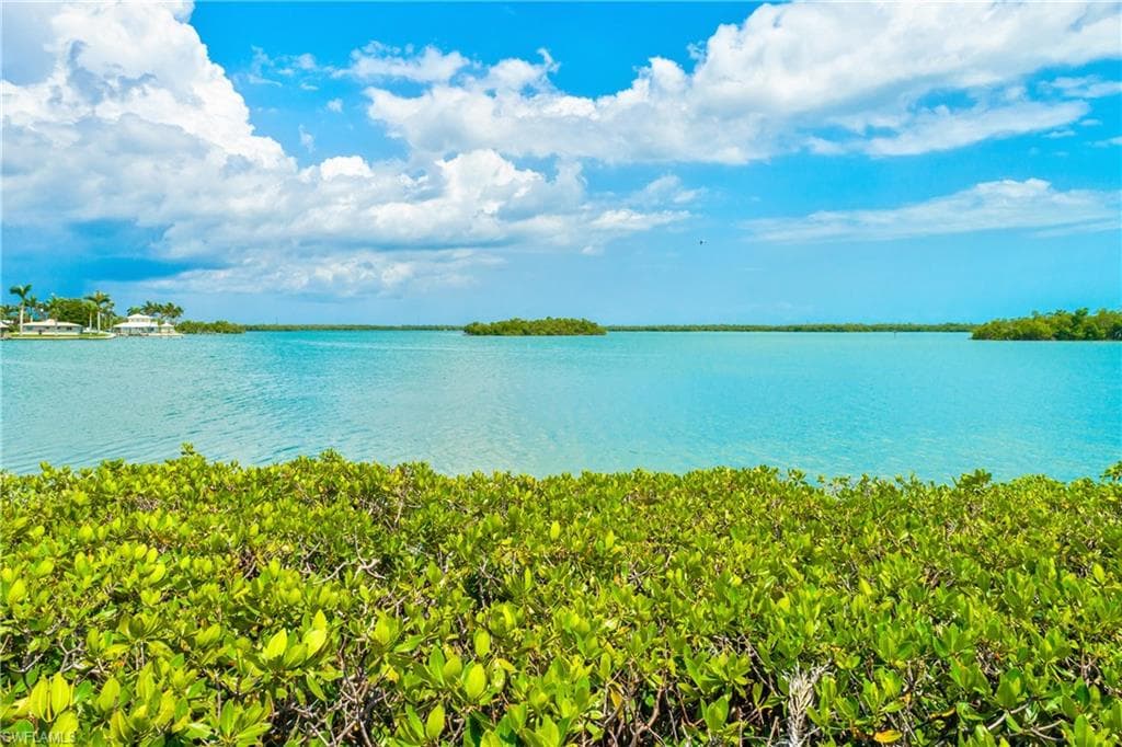 330 Kon Tiki DR B4 NAPLES, FL 34113
