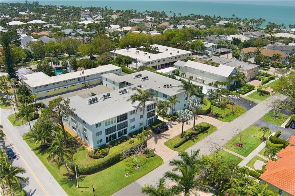 280 2nd AVE S 203 NAPLES, FL 34102