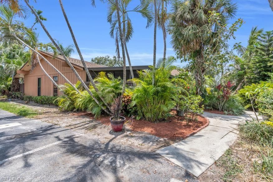 17308 Timber Oak LN N FORT MYERS, FL 33908