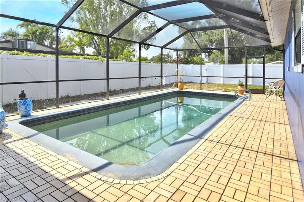 390 Rosemont DR FORT MYERS, FL 33916