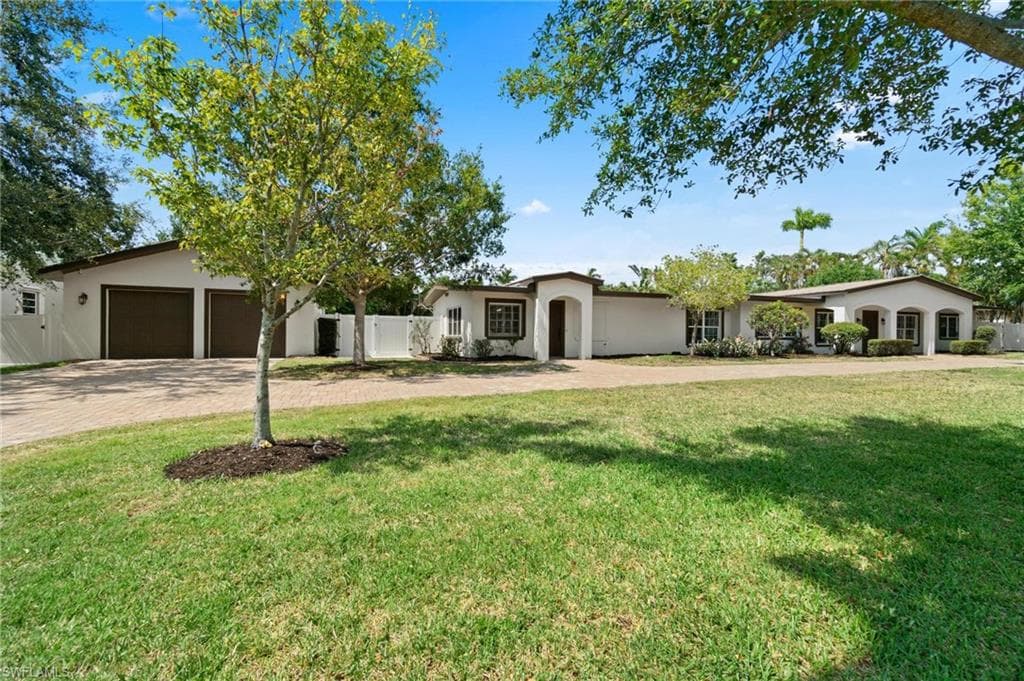 1325 Caloosa Vista RD FORT MYERS, FL 33901