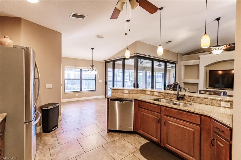 710 SE 8th PL CAPE CORAL, FL 33990