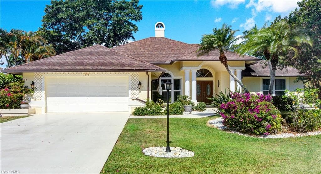 4993 BERKELEY DR NAPLES, FL 34112